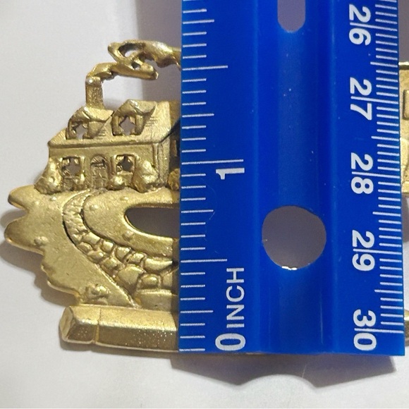 Vintage Signed AJC Gold Tone Real Estate Broker House Pin Brooch Gift - Picture 3 of 4